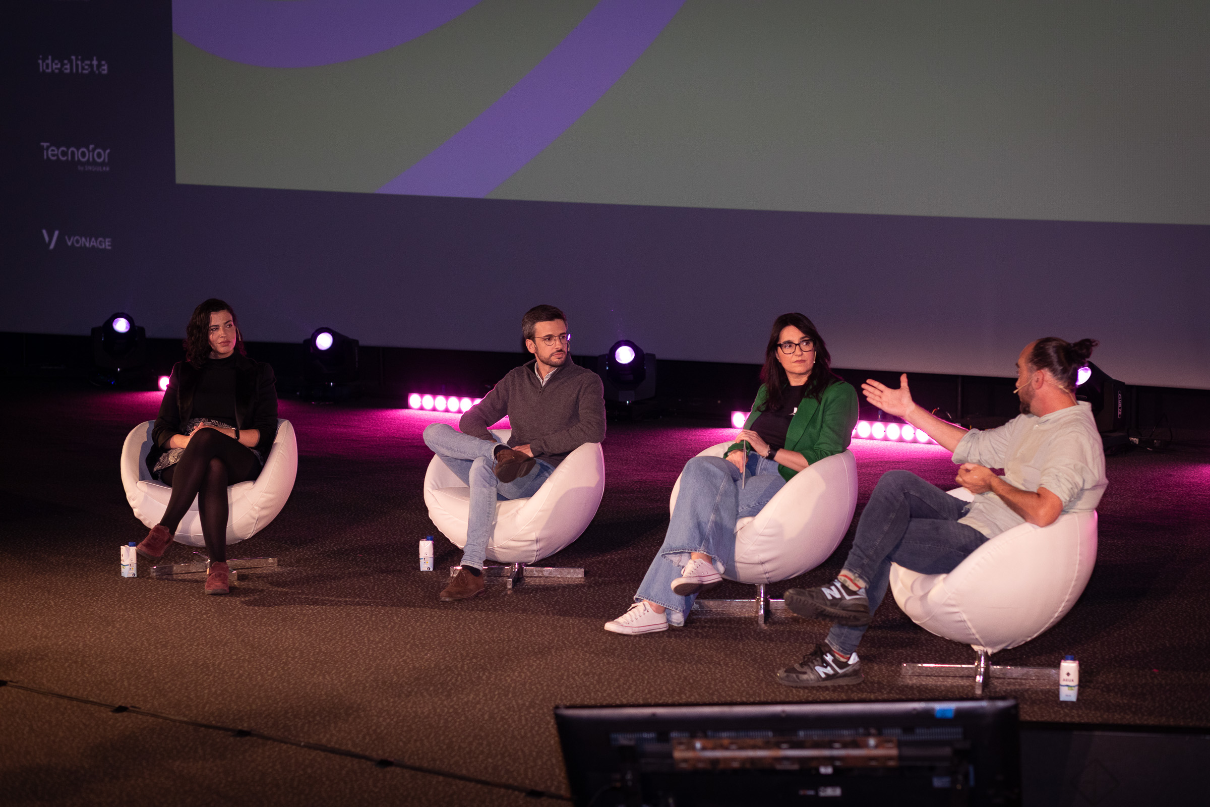 Emma Sesmero, Senior Product Director en Factorial; Paco Escamilla Prats, AI & Automation Manager en CoverManager; Paco Crespo, ex CPO en Thiga España; y Elena Argüelles, Senior Product Manager en Thiga España e Ikea; LPC